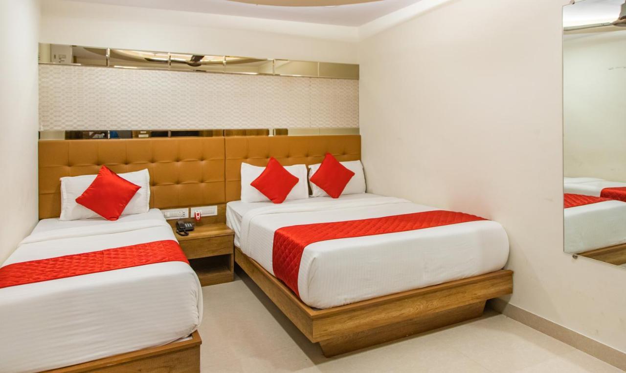 Hotel Hometown Near Us Embassy Bkc Bombaim Exterior foto